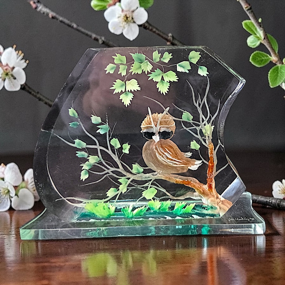 Vintage Lucite Owl Paperweight Sculpture Hand Painted Woodland Bird MCM Decor - Picture 14 of 16